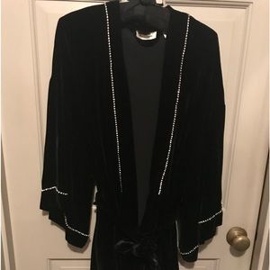Black velvet short robe w rhinestone beading trim size large